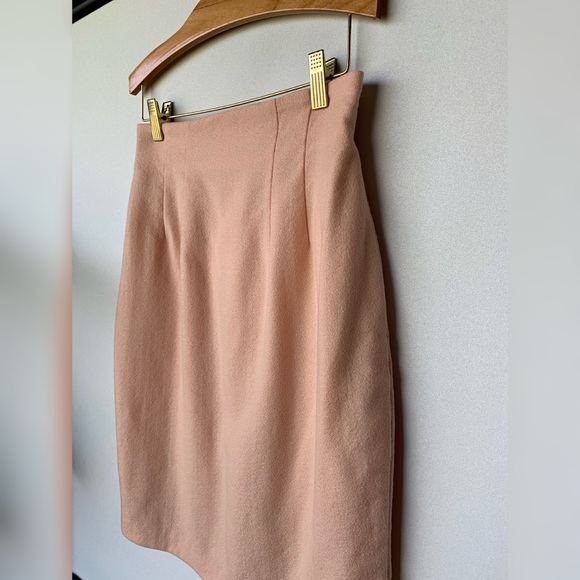 Small, Vintage high waisted peachy pink wool skirt - Picture 4 of 15
